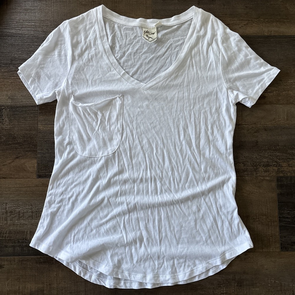 White Crow V-neck White T-shirt Top Pocket Simple Casual Medium